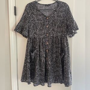 Shein short sleeve patterned button dress, black and white